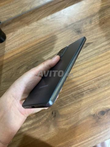 Samsung A73 5G / 8RAM/ 256 GB parfaite état - 2