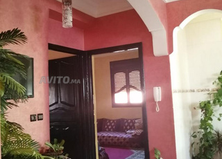 belle maison trois façades avec jardin devant