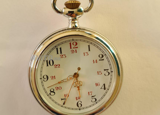 ساعة جيبية خدامة وجديدة