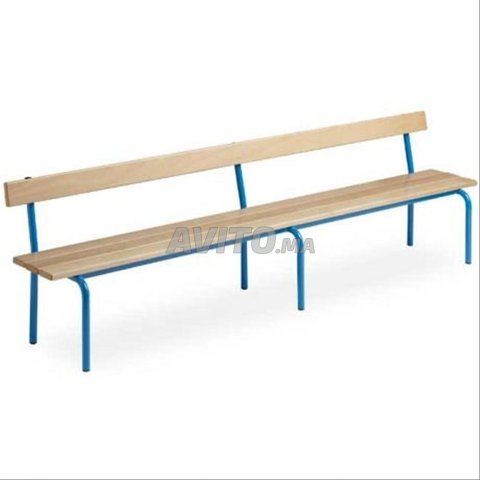 مقعد مدرسي شبه معدني