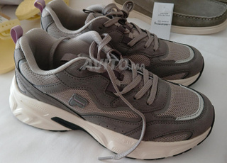 Des baskets femme Fila neuves pointure 38/39