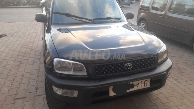 Toyota rav4 essence modele 99 