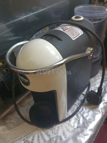 ماكينة قهوة لافازا