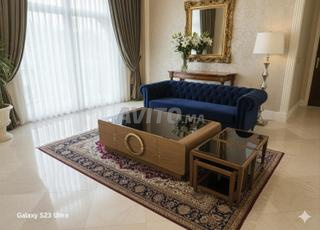 طاولة خشب من نوع الممتاز