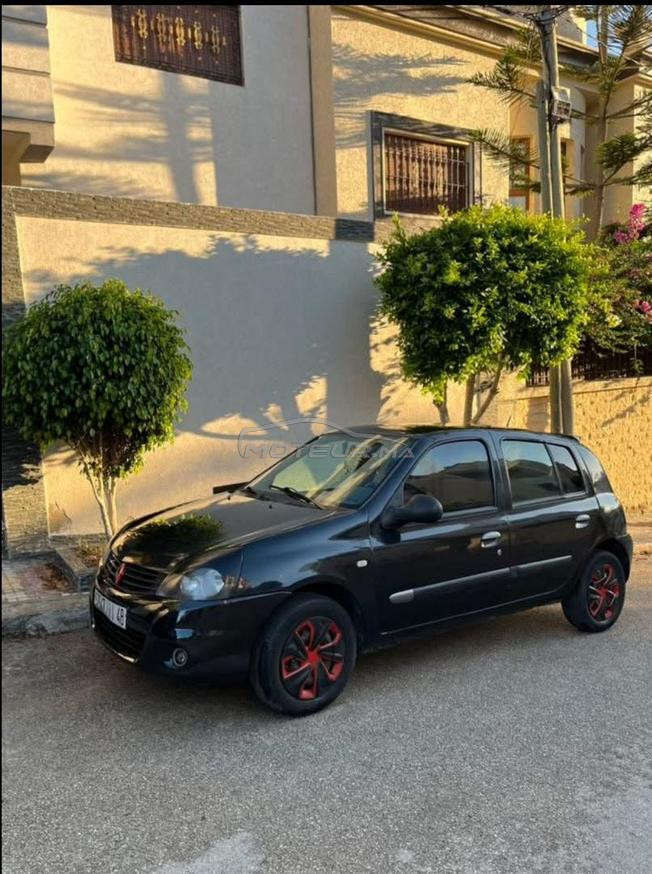 Renault Clio Essence Manuelle 2012 à Tanger