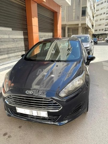 Ford Fiesta Essence Manuelle 2015 à Fès