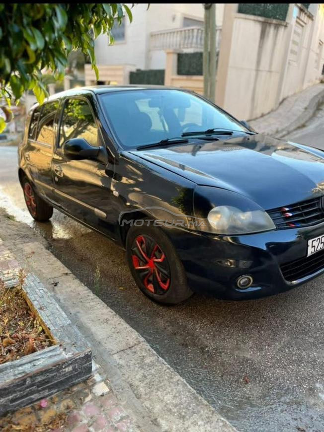 Renault Clio Essence Manuelle 2012 à Tanger