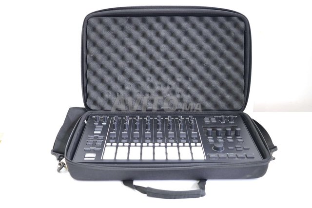 رولاند MC-707 جروف بوكس - محطة إنتاج موسيقي