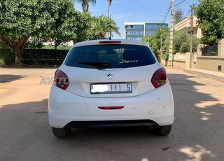Peugeot 208 Hdi Diesel Blanche édition 2018