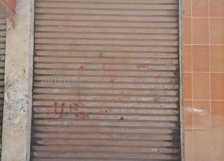 Deux magasins commerciaux séparés à vendre