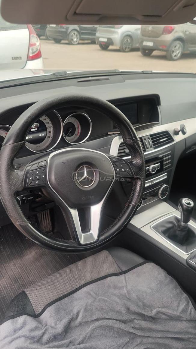 Mercedes-Benz 220 Diesel Manuelle 2013 à Fès