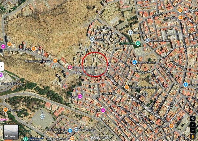 أرض مستوية على شكل مدرجات تبعد دقيقتين عن كورنيش ساباديا