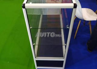 واجهة زجاجية وألمنيوم 1م20 × 1م10 × 0,50م