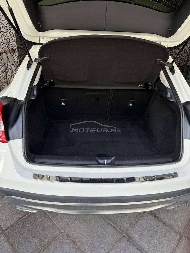 ventre voiture