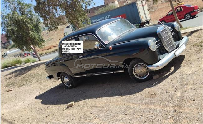 Mercedes-Benz 180 Diesel Manuelle 1980 à Nador