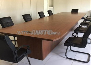 Table de réunion en forme libre