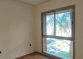 Appartement 3 chambres vide avec piscine et golf