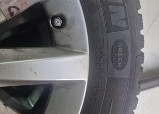 Jante Pneu Michelin 205/55 R16 pour Mercedes