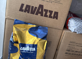 قهوة حبوب Lavazza Gold selection