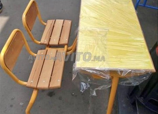 Chaise écolier avec table intégrée