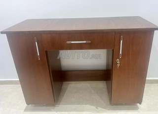 bureau en très bon état