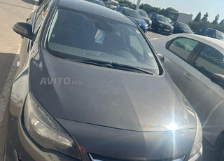 Opel Astra Diesel BVA TOUTES OPTION PREMIERE MAIN