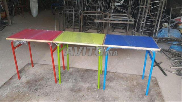 Table d'écolier individuelle fabriquée sur commande