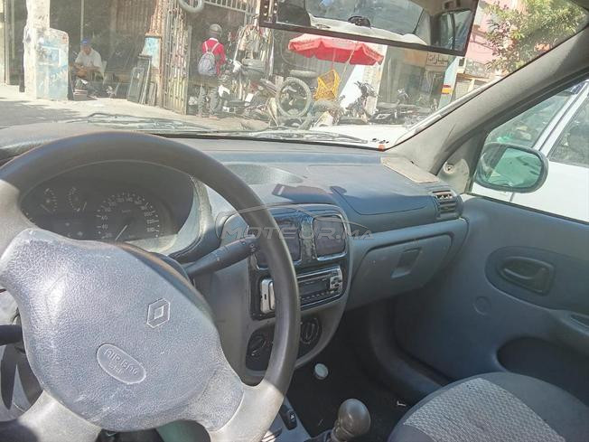 Renault Clio Essence Manuelle 2001 à Casablanca