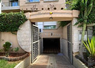 فيلا للبيع أو للإيجار