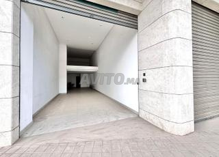 محل تجاري بمساحة 95 متر مربع للبيع في عبد المومن