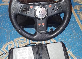 Volant PC Logitech Formula avec pédales