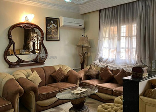 Maison meublée Ain chok 300m² avec local à vendre