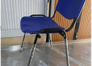 chaise/table/bureau/armoire/vestiaire/équipements