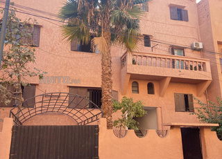 Villa divisée / villa répartie en 3 appartements