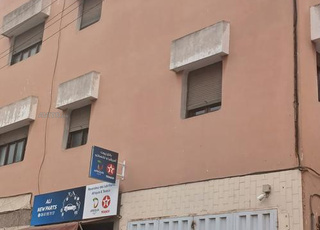 Maison 2 Étages bonne etat et 3 magasins