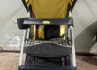 عربة أطفال للبيع
