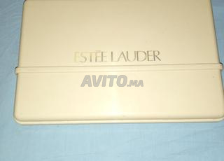 علبة مكياج (Estée Lauder)