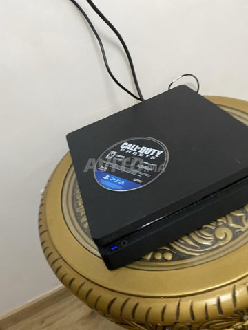 بلاي 4 سليم جديد دوز نتفاهمو ب كابلات ديالي و سي دي