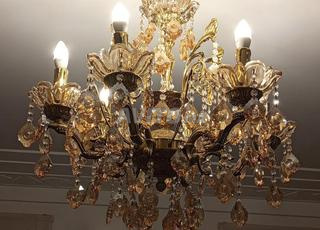 Lustre salon avec deux Appliques .