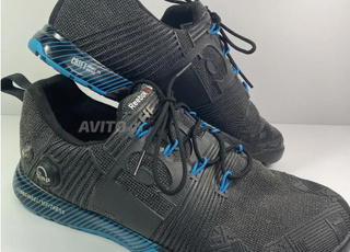 حذاء رياضي ريبوك كالجديد (44)