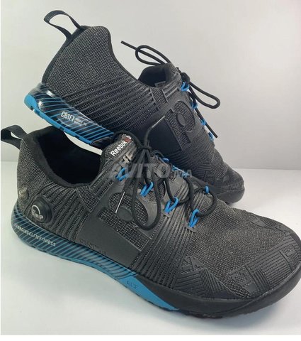 حذاء رياضي ريبوك كالجديد (44)