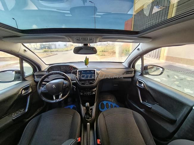 Peugeot 208 wahite edtion