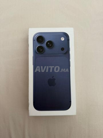 📱 iPhone 17 Pro – 256 Go – Couleur Bleu intense