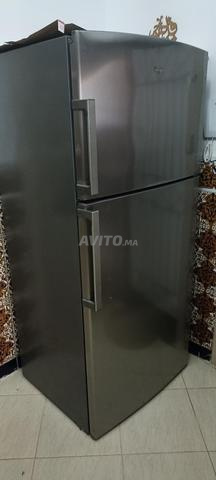 Réfrigérateur Whirlpool de grande taille, propre et d'occasion - 2