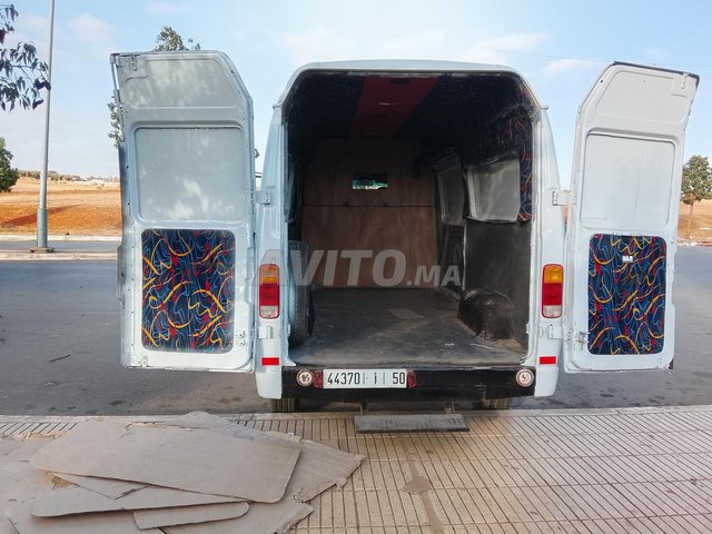 مرسيدس بنز 310