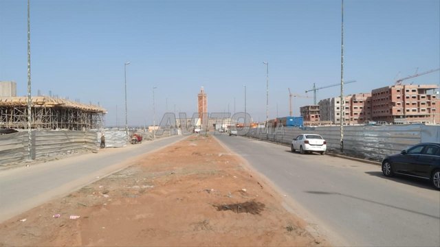 Magasin à vendre 100 M2 plus étage 90M2