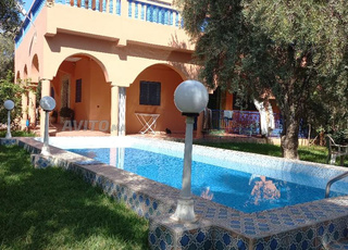 فيلا للبيع في جمعة أغمات على بعد 20 دقيقة من مراكش