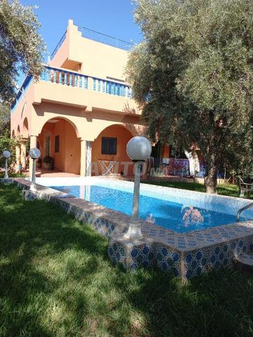 فيلا للبيع في جمعة أغمات على بعد 20 دقيقة من مراكش