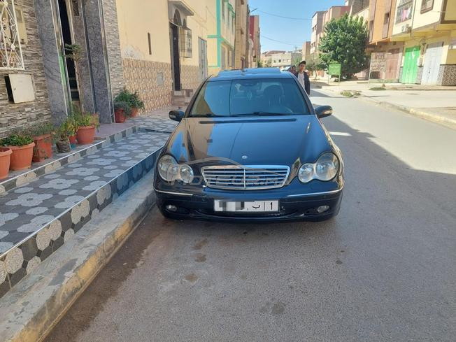 Mercedes 220 