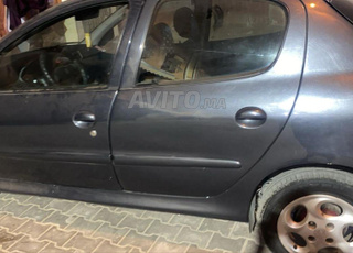 Peugeot 206 Essence Manuelle 2000 à Inzegan